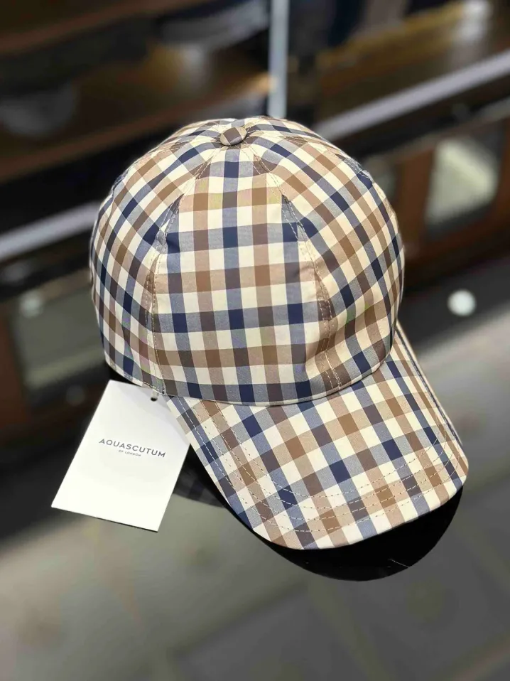 BASEBALL HAT AQUASCUTUM OF LONDON
