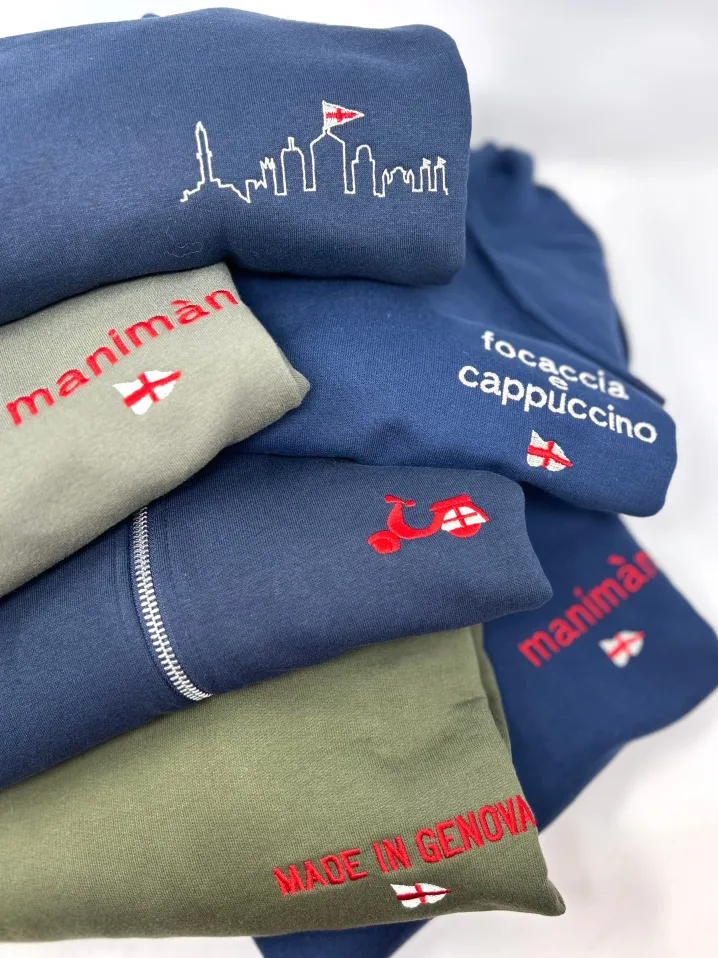 FELPA CON CAPPUCCIO E ZIP BLU CON VESPA SCOCCA GENOVA