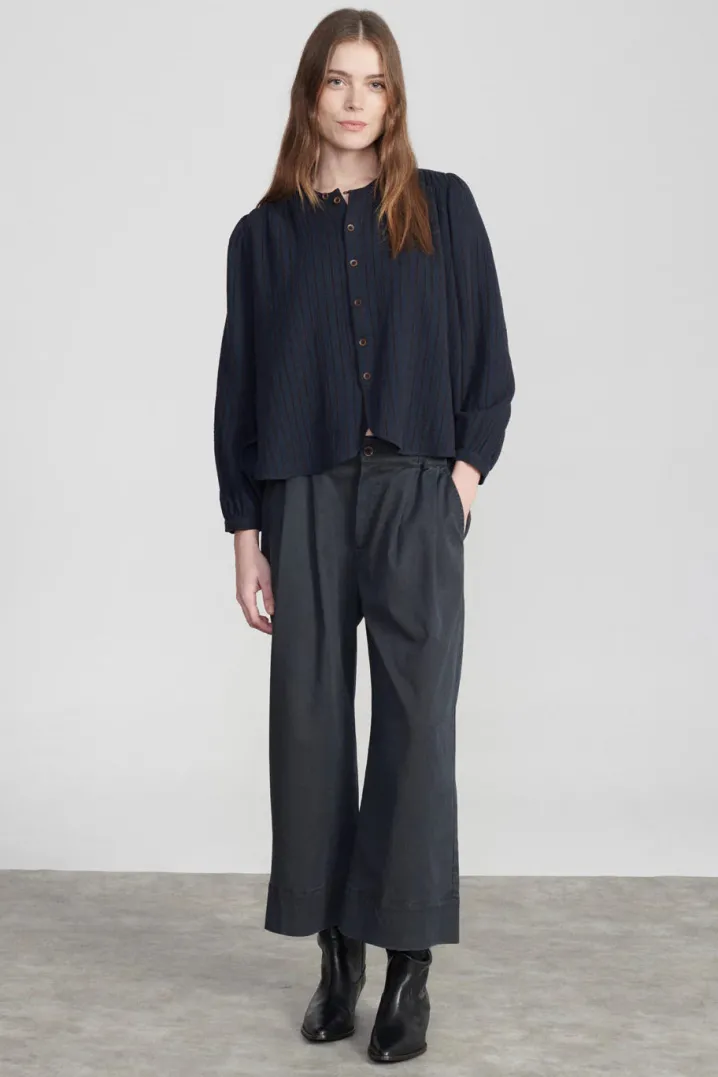 OUTSIDE PANTS BEATRIZ FUREST PANTALONI "OUTSIDE" CROPPED PINCES NAVY BLU