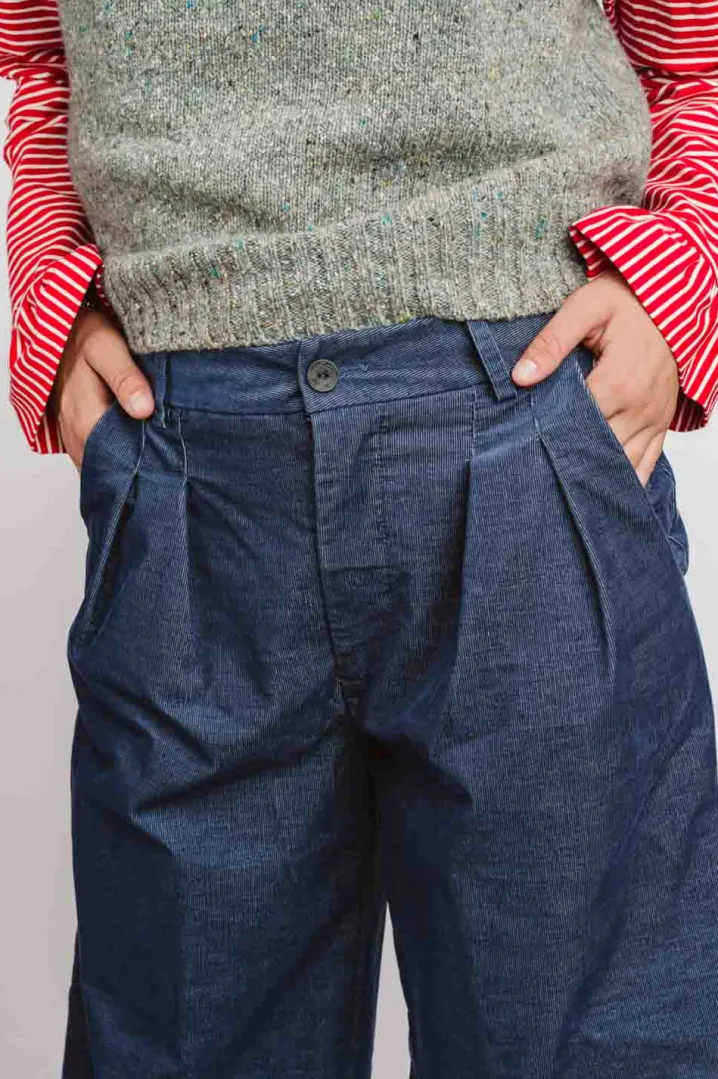 PANTALONE "BEATRICE" CON PINCES VELLUTO COSTE DENIM CHIARO