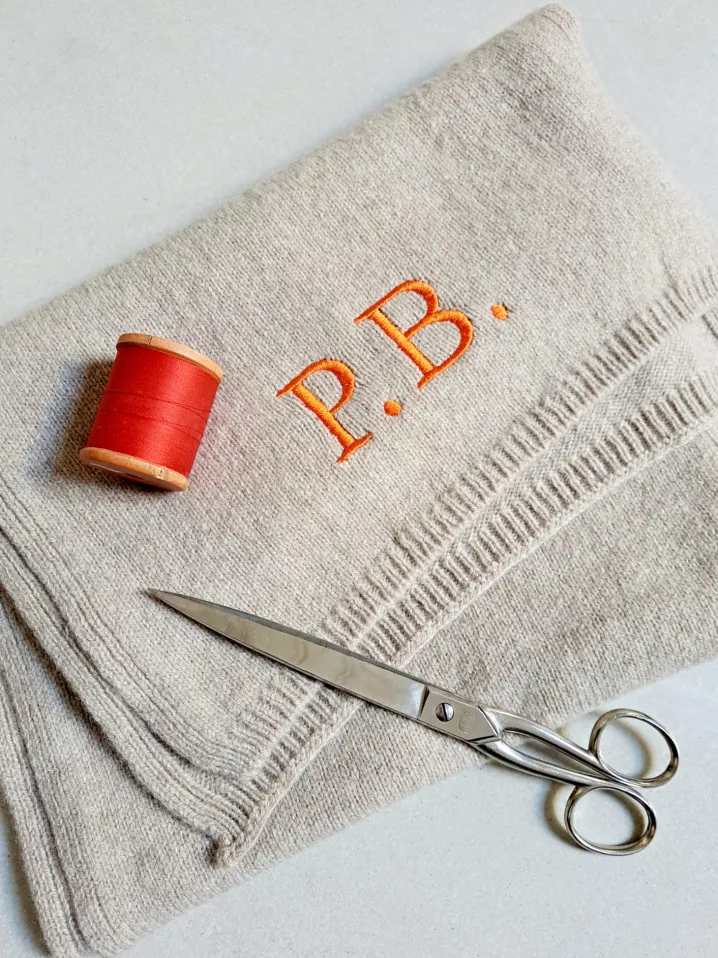 SCIARPE PURO CASHMERE CON MONOGRAM